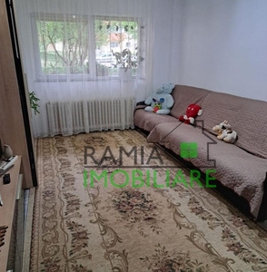 Apartament 3 camere, Racadau