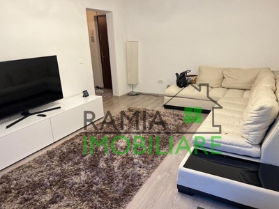 Apartament 3 camere, zona Spitalul Judetean