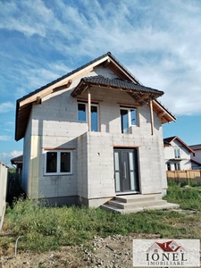 Casa la rosu de vanzare in Alba Iulia - Micesti