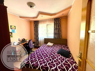 De vanzare apartament cu 2 camere, etaj 2, zona Bucovina