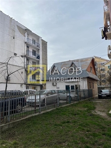 Spatiu comercial si apartament 2 camere de inchiriat, str. Bucegi, zona Narcisa Bacau