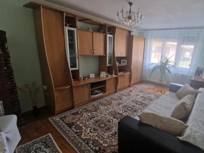 Vand apartament 3 camere Episcopia