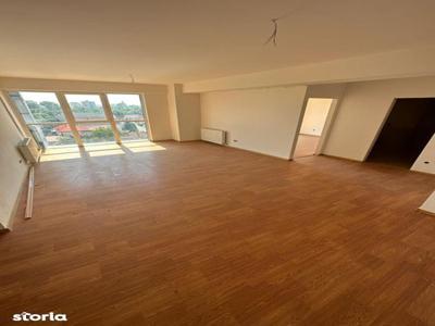 Apartament cu 3 Camere în Shopping Plaza lângă Piața Mare