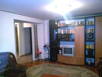 Inchiriere apartament 3 camere Dristor, maxim 5 minute pana la metrou