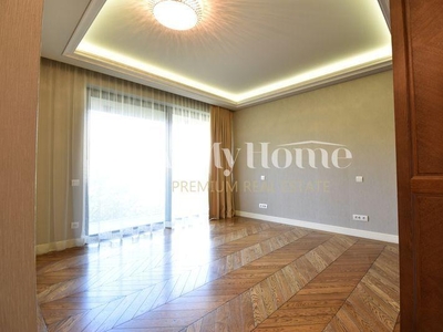 Apartament in vila Capitale