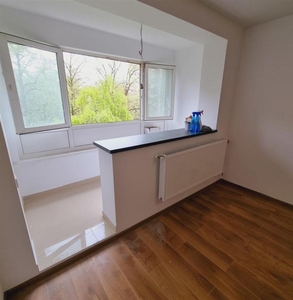 Vanzare Apartament 3 camere, zona Drumul Taberei, Favorit