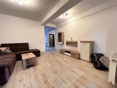 Vanzare apartament in vila 3 camere 75 mp si curte 110 mp