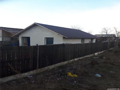 Schimb casă în Zăvoi cu garsonieră sau apartament