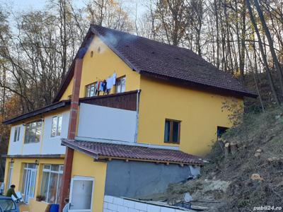 Casa Vila Pensiune în Golești peste 300 mp construiți la super preț