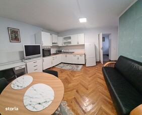 Apartament 2 incaperi la curte