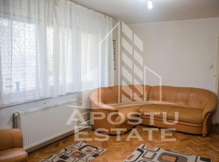 Apartament cu 3 camere, et 1, zona Calea Torontalului