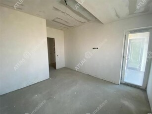 Apartament de vanzare la cheie cu 2 camere debara balcon si gradina proprie zona Doamna Stanca/Selimbar