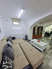 Apartament open-space pretabil pentru birou