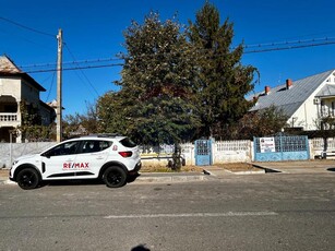 Casa cu 5 camere de vanzare in zona Central