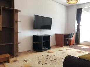 De inchiriat Apartament 3 camere, Ultracentral. Pret inchiriere: 350 Euro/luna.