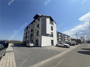 De vanzare apartament la parter cu 3 camere decomandate 2 bai debara si bucatarie inchisa zona Doamna Stanca/Selimbar