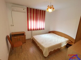 INCHIRIEZ apartament 2 camere decomandat,zona Strand