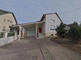 Vila cu teren de 1400 mp in Parneava