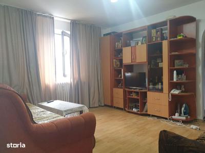 Apartament cu 3 camere decomandate de inchiriat zona Calea Cisnadiei