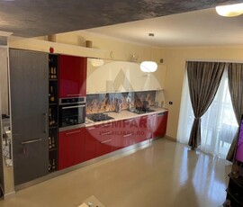 Apartament 2 camere amenajat LUX etaj 1 Complexul Ring cu parcare