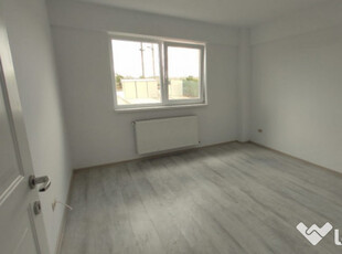 APARTAMENT 2 CAMERE, ETAJ INTERMEDIAR, BLOC NOU, LOC PARCARE