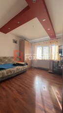 Apartament cu 3 camere, etaj 4 de vanzare, zona Lunei