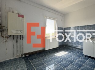 Apartament semidecomandat cu 2 camere si balcon, zona Aem