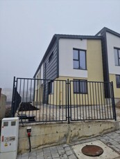 Casa cu 4 camere, constructie noua, finalizata cu CF