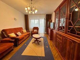 Apartament cu 3 camere, Bld. Cetatii, etaj intermediar, centrala proprie, garaj propriu