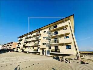 Apartament de vanzare in Sibiu - 2 camere, balcon, predare la alb