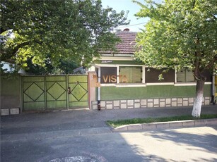 Casa renovabila cu curte 400 mp, in Cristian, Brasov