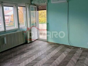 Vanzare apartament patru camere garaj boxa Palatul Cotroceni