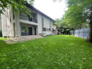 Villa in residential complex, Cambridge School, Iancu Nicolae