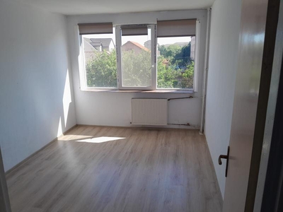 Apartament cu 2 camere la etajul 2, Complexul Studentesc!