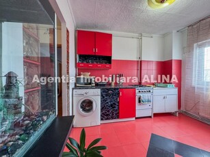 Apartament 2 camere in Deva, zona Lido, Bld. Decebal, 55 mp, etaj 5, lift...