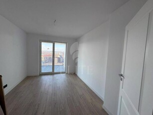 Apartament 3 camere in zona FABRICII