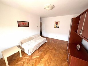 Apartament 3 camere in zona str. Nicolae Titulescu