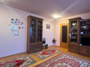 Apartament cu 3 camere, etaj 3 de vanzare, zona Calea Aradului