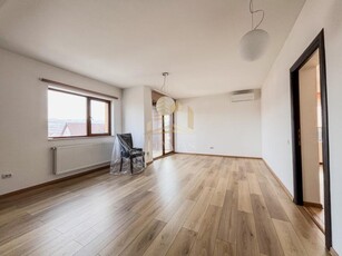 Apartament cu 3 camere semidecomandat | Zona Campului | parcare