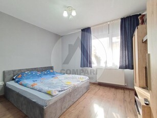 Apartament decomandat 2 camere,parcare privata Floresti