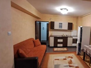 De inchiriat Apartament 2 camere, zona Centru Bloc Nou. Pret inchiriere: 280 Euro/luna.