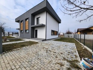 De vanzare Duplex, zona Micesti - Orizont. Pret vanzare: 160000Euro.