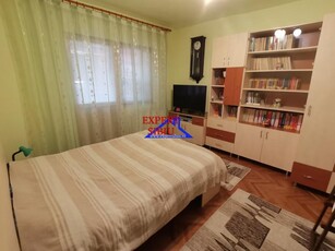 INCHIRIEZ apartament 2 camere dec. renovat,zona Garii