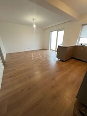 Vanzare apartament cu gradina, aproape de aeroport