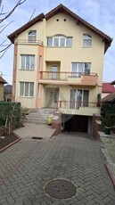 Vind casa în someseni cu ieșire la 2 străzii.