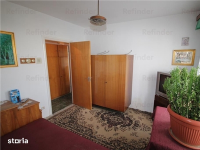 apartament 2 camere, 1 Decembrie, decomandat, 51 mp utili, etj 7\/10