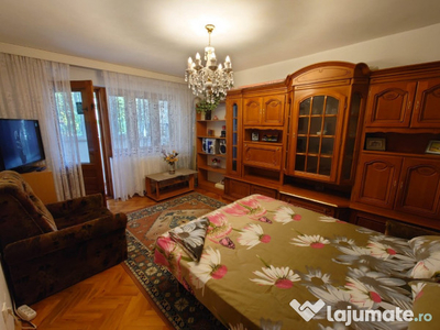 Apartament 3 camere decomandat-Tomis Nord-Ciresica-120.000 euro (E6)