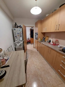 Apartament de vanzare 44 mp, etaj intermediar, balcon, zona Vivo, Razoare