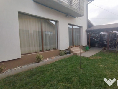 Descoperă Eleganța și Confortul într-un Duplex în Cart