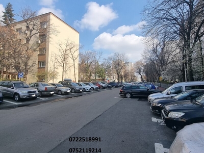 Inchiriere apartament 4 camere Titan, parc, metrou va propunem spre inchiriere un apar